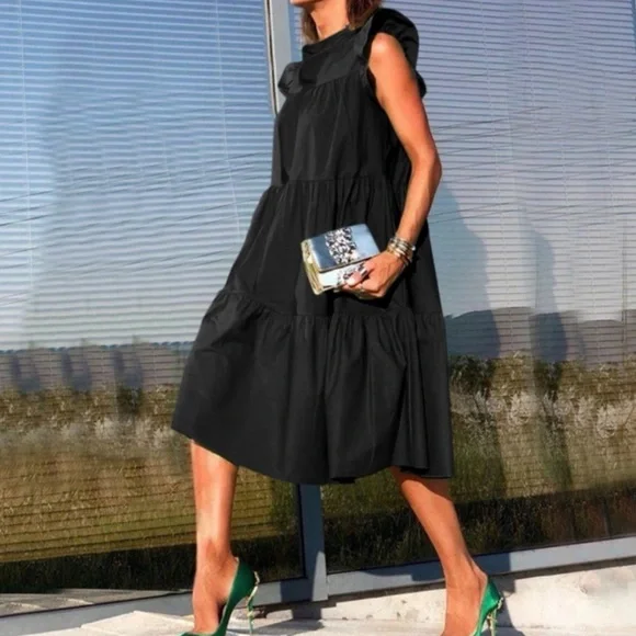 3 LEFT! ❤️ NEW! Black Poplin Tiered Flutter Sleeve Dress - Picture 2 of 9